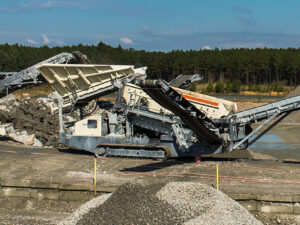 Metso Lokotrack® ST2.3™ Mobile Screen